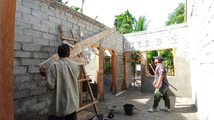 Satgas TMMD 129 Kejar Target, Pembangunan Dua Rumah Warga Kemumu Hilir Terus Dikebut