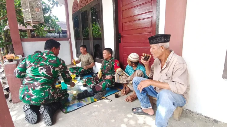 Segelas Kopi dan Air Putih dari Warga, Suntik Semangat Satgas TMMD 129 Kodim Aceh Selatan