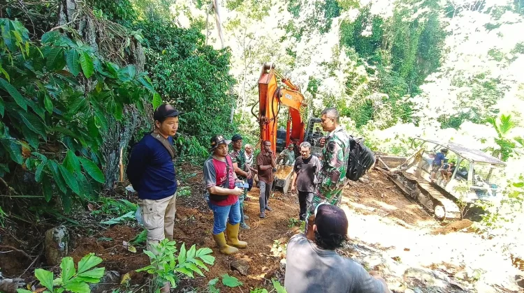 Bangun Akses, Bangun Harapan: Satgas TMMD 129 Kodim Aceh Selatan Kebut Pengerjaan Pembukaan Badan Jalan