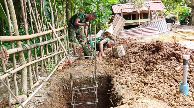 Satgas TMMD 129 Kodim 0107/Asel Mulai Perakitan Rangka Besi Tapak Tower dan Pemasangan Pipa Sumur Bor di Desa Limau Saring
