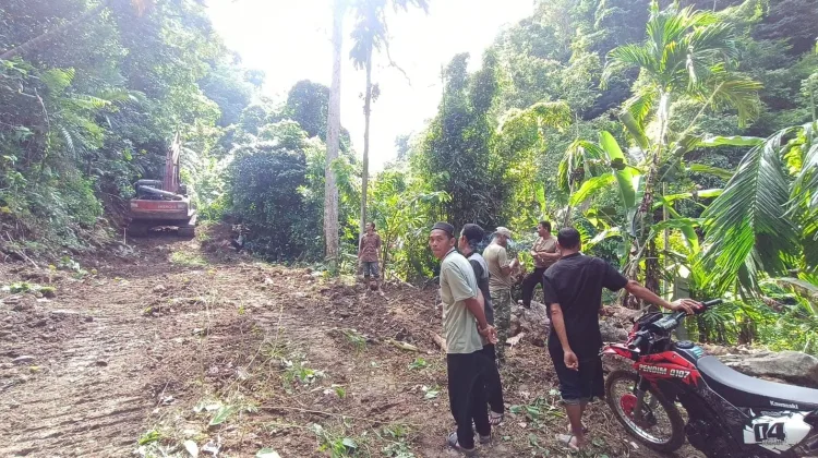 Warga Kemumu Seberang Apresiasi Satgas TMMD ke-129 Kodim 0107/Aceh Selatan, Pembukaan Jalan Buka Harapan Baru