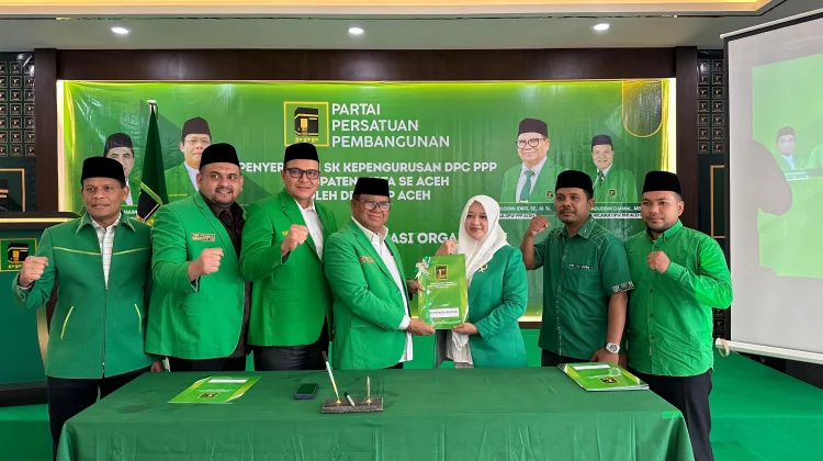 Terima SK dari DPW PPP Aceh, Yenni Rosnizar Resmi Pimpin DPC PPP Aceh Selatan