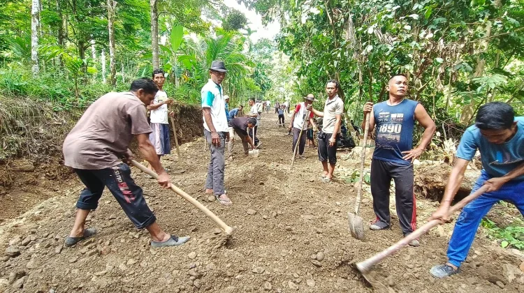 Keringat TNI dan Rakyat Satukan Langkah, Pembukaan Jalan TMMD ke-129 Kodim 0107/Aceh Selatan Tembus 58 Persen