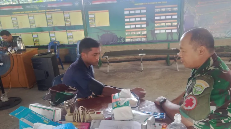 Posko Kesehatan TMMD Buka 24 Jam, Warga Labuhanhaji Timur Nikmati Pengobatan Gratis