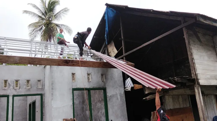 Atap RTLH TMMD Mulai Terpasang, Mimpi Warga Kemumu Hilir Miliki Rumah Layak Tinggal Kian Dekat