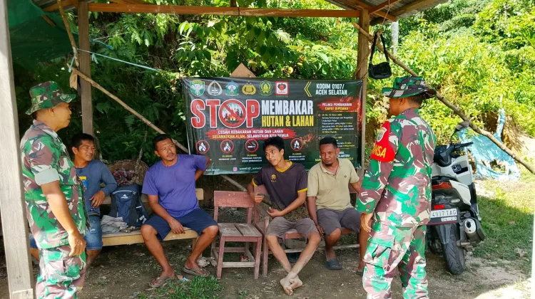 Cegah Karhutla, Jajaran Kodim 0107/Aceh Selatan Intensifkan Patroli dan Edukasi Warga