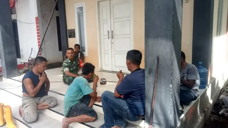 Bidik Generasi Muda, Babinsa Samadua Sosialisasikan Penerimaan Prajurit TNI AD