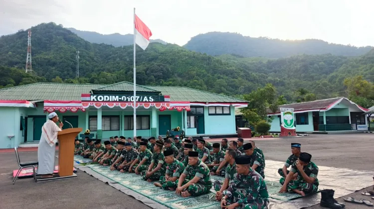 Ikhtiar di Tengah Karhutla, Kodim 0107/Aceh Selatan Gelar Shalat Istisqa