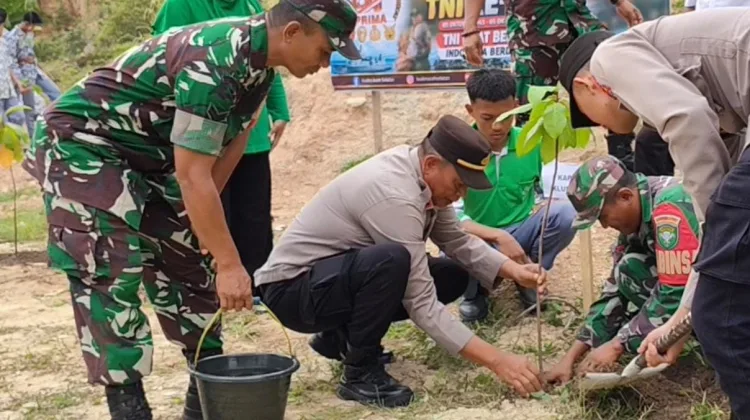 Jelang HUT TNI ke-81, TNI dan Masyarakat Aceh Selatan Bersama Rawat Lingkungan