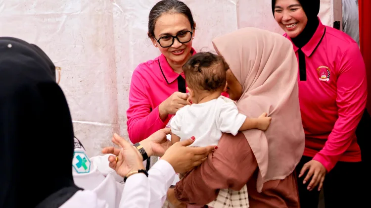 Bukan Sekadar Pengobatan, Bhayangkari Hadirkan Cek Lab hingga Operasi Katarak Gratis di Aceh Tamiang