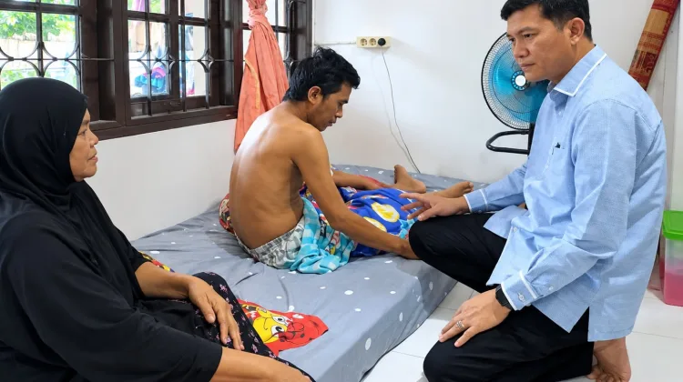 Bupati Aceh Selatan Kunjungi Warga yang Berobat di Banda Aceh, Singgah di Griya Tuan Tapa